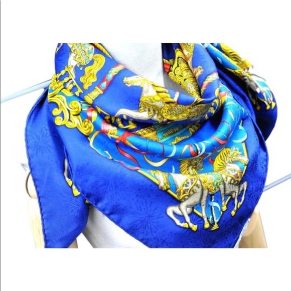 Authentic Hermès Lunapark Silk Scarf - Picture 2 of 10